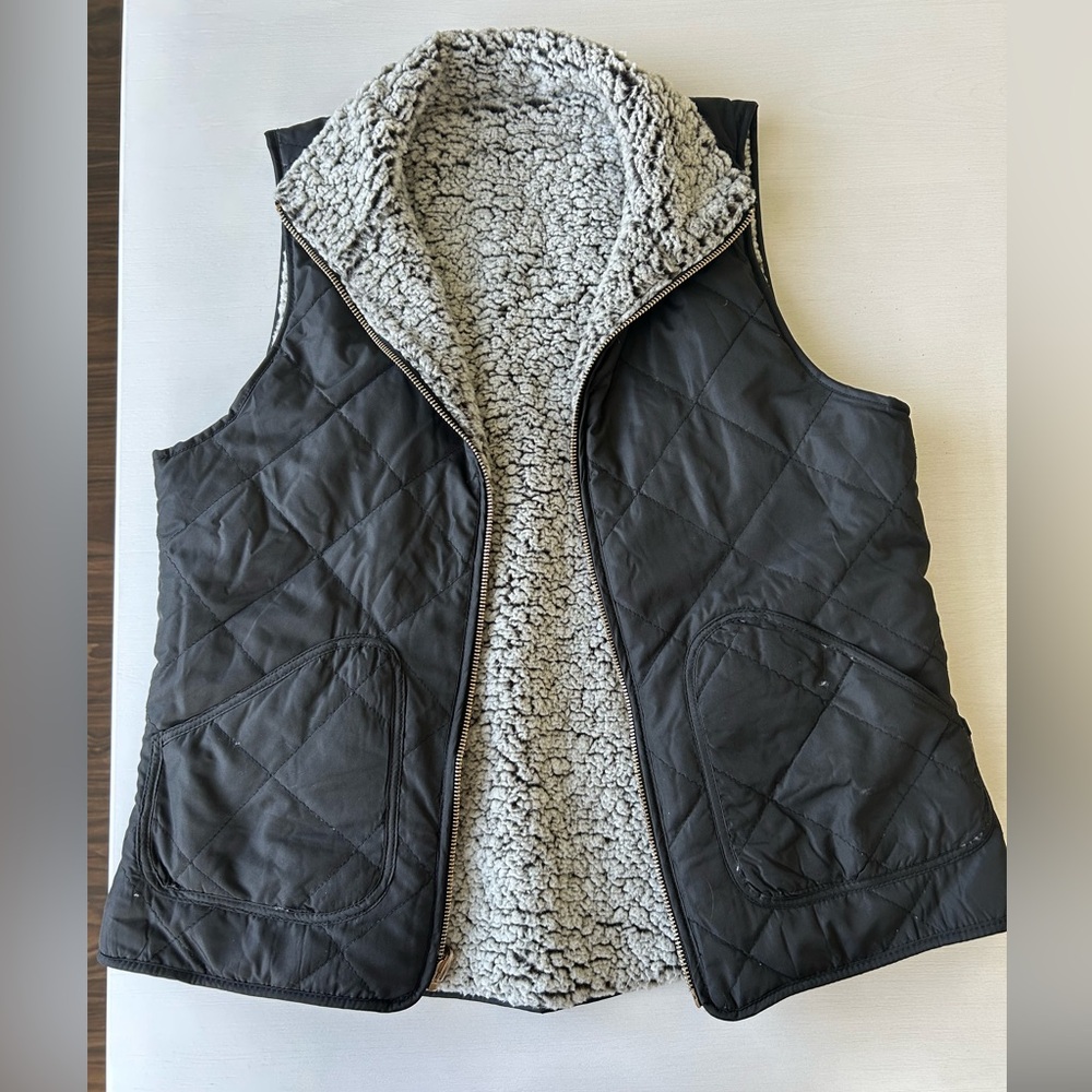 Reversible sherpa vest size small